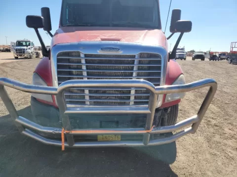 2016 Freightliner Cascadia 125 Sleeper