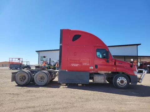 2016 Freightliner Cascadia 125 Sleeper