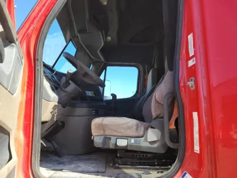 2016 Freightliner Cascadia 125 Sleeper