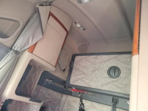 2016 Freightliner Cascadia 125 Sleeper