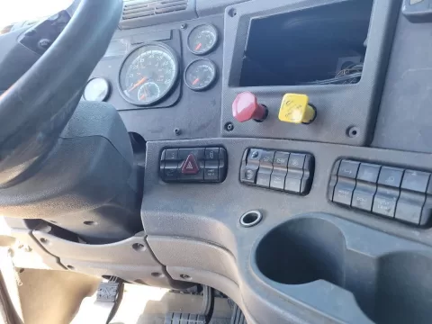 2016 Freightliner Cascadia 125 Sleeper
